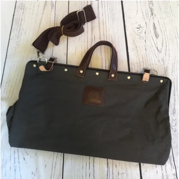 NWOT Men’s large metal frame bag - Picture 1 of 3